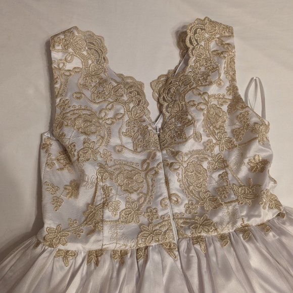 Women's/Juniors White and Gold Knee-Length Tulle Dress, Medium - Picture 5 of 8